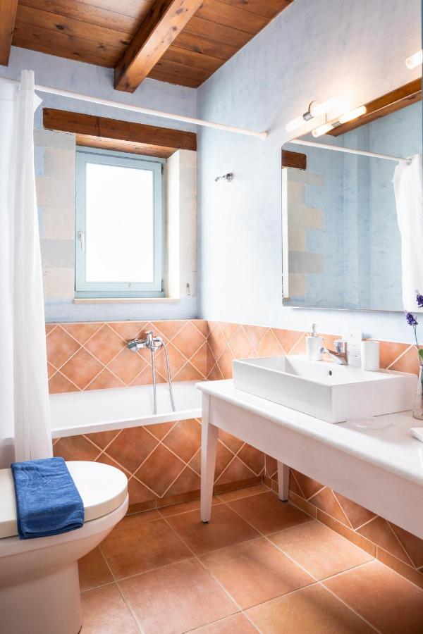 Beachfront Villa Turquoise With Private Pool, Bbq And Ping Pong Table Ханья Экстерьер фото